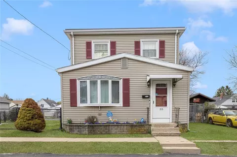 35 Appleton St, Cranston, RI 02920