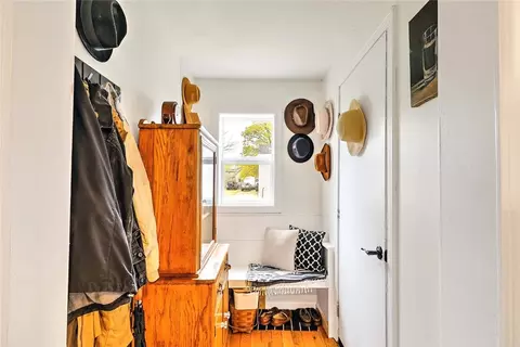 Entry Way - 5 Oakside St, Warwick, RI 02889 photo 3 of 3