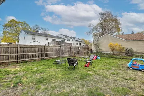 Exterior - 5 Oakside St, Warwick, RI 02889 photo 4 of 5