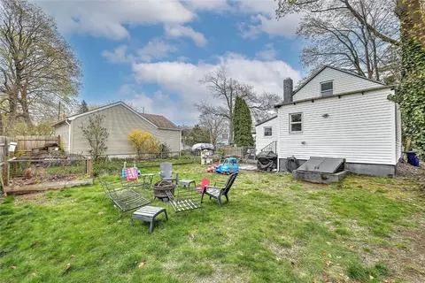 Exterior - 5 Oakside St, Warwick, RI 02889 photo 3 of 5