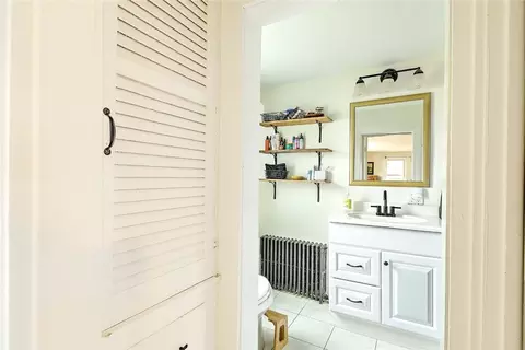 Bath - 5 Oakside St, Warwick, RI 02889 photo 1 of 2