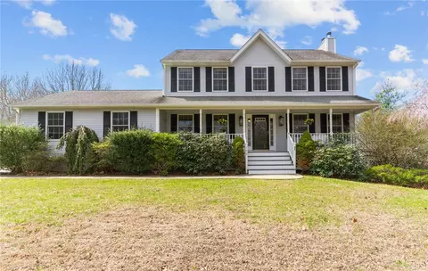 173 Dover Ln, Richmond, RI 02812
