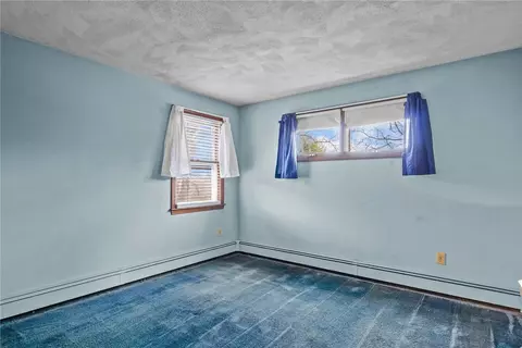 Bedroom - 33 Hawthorn Cir, Woonsocket, RI 02895 photo 4 of 6