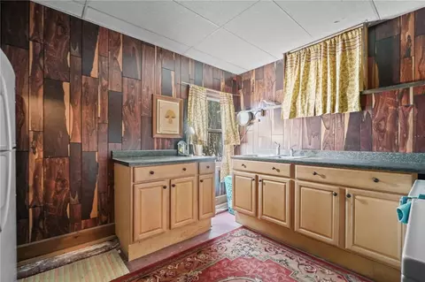 Kitchen - 33 Hawthorn Cir, Woonsocket, RI 02895 photo 3 of 5