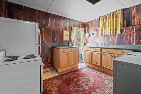 Kitchen - 33 Hawthorn Cir, Woonsocket, RI 02895 photo 2 of 5