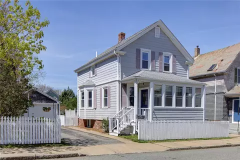 52 Hall Ave, Newport, RI 02840