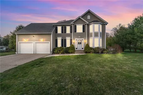 368 Cottrell Rd, Tiverton, RI 02878