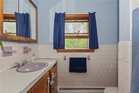 Bath - 6466 Flat River Rd, Coventry, RI 02827 photo 1 of 1