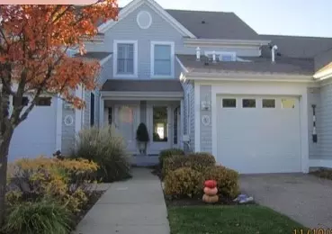 73 Topsail Dr, Tiverton, RI 02878