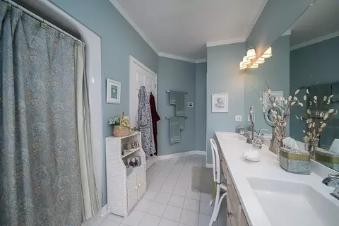 Bath - 9 Lancaster Rd, Westerly, RI 02891 photo 2 of 5