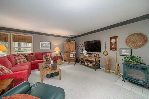 Living - 9 Lancaster Rd, Westerly, RI 02891 photo 3 of 4