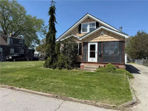 29 Lindy Ave, Riverside, RI 02915