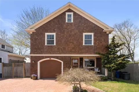 30 Prescott Hall Rd, Newport, RI 02840