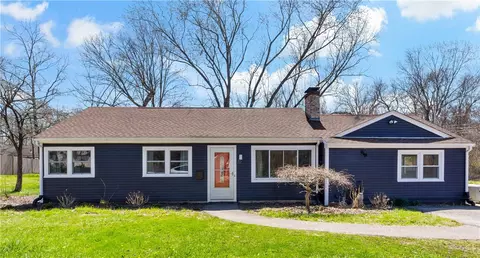 32 Sherwood Ln, Barrington, RI 02806