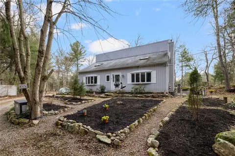 161 Kenyon Hill Trl, Richmond, RI 02898
