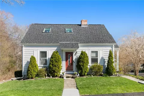 35 Sunset Ave, West Warwick, RI 02893