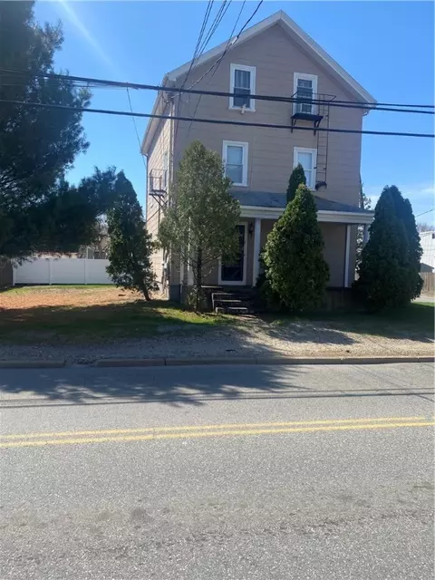 319 Beverage Hill Ave, Pawtucket, RI 02861