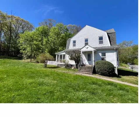 27 Knowles St, Lincoln, RI 02865