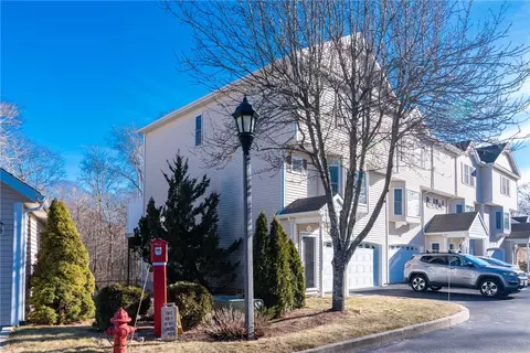 82 Fountain Dr, Westerly, RI 02891