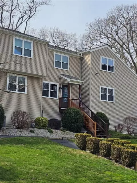 351 New London Ave #606, Warwick, RI 02886
