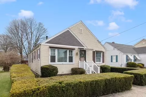 207 Bloodgood St, Pawtucket, RI 02861