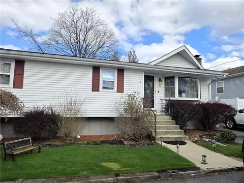 17 Jeffres St, North Providence, RI 02904