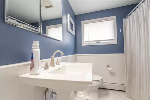 Bath - 72 Flagg Ave, Warwick, RI 02886 photo 1 of 2