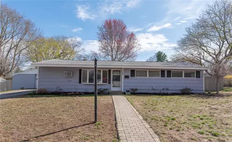 72 Flagg Ave, Warwick, RI 02886