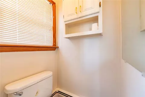 Bath - 72 Flagg Ave, Warwick, RI 02886 photo 2 of 2