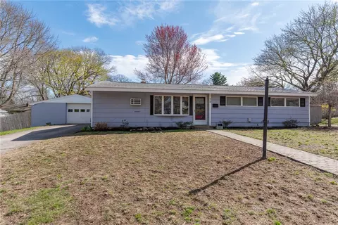 Exterior - 72 Flagg Ave, Warwick, RI 02886 photo 2 of 5