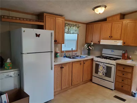 65 Wright Way, Coventry, RI 02816 photo 6