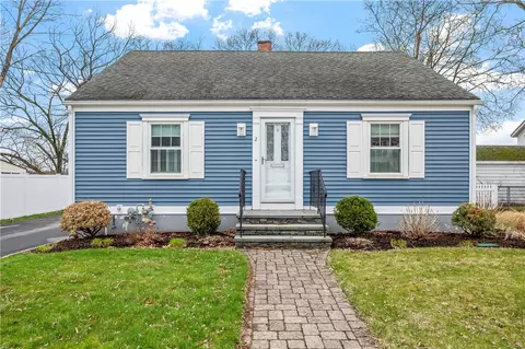 2 Valley View Rd, Lincoln, RI 02865