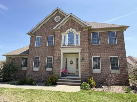 31 Millers Brook Dr, Cumberland, RI 02864