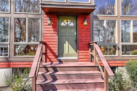 3 Katie Dr, Warren, RI 02885 photo 3