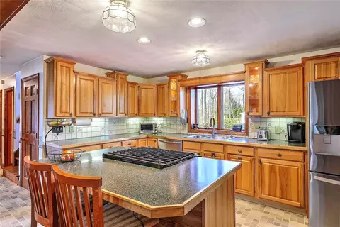 3 Katie Dr, Warren, RI 02885 photo 13