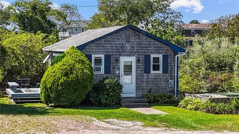 595 Succotash Rd, South Kingstown, RI 02879