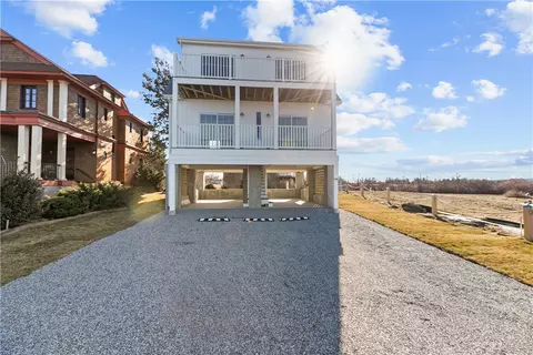268 Common Fence Blvd, Portsmouth, RI 02871