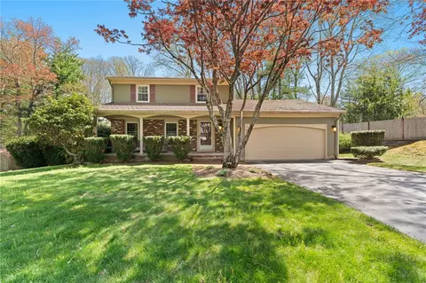 26 Greenbrier Rd, Greenville, RI 02828