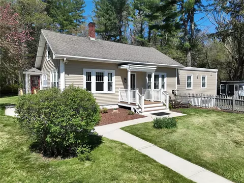 802 Round Top Rd, Burrillville, RI 02830