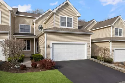 22 Sand Piper Dr, West Warwick, RI 02893