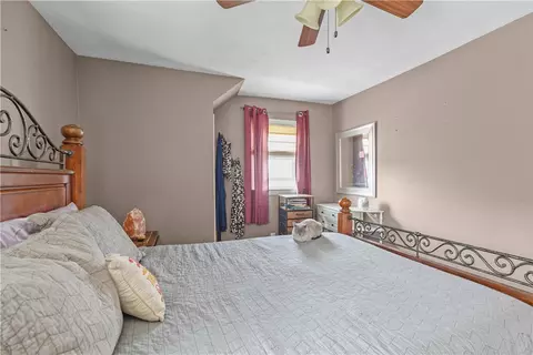Bedroom - 17 Easterbrooks Ave, Bristol, RI 02809 photo 5 of 8