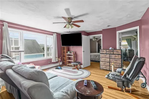 Living - 17 Easterbrooks Ave, Bristol, RI 02809 photo 3 of 3