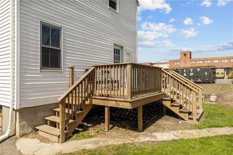Exterior - 17 Easterbrooks Ave, Bristol, RI 02809 photo 4 of 9