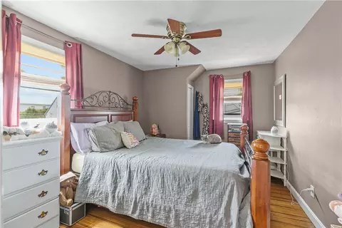 Bedroom - 17 Easterbrooks Ave, Bristol, RI 02809 photo 4 of 8