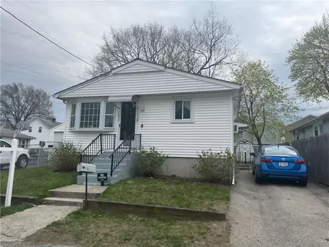 122 De Pinedo St, Providence, RI 02904