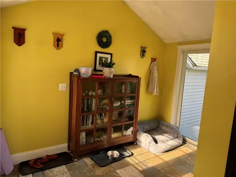 Entry Way - 244 Harmony Ct, Warwick, RI 02889 photo 3 of 3