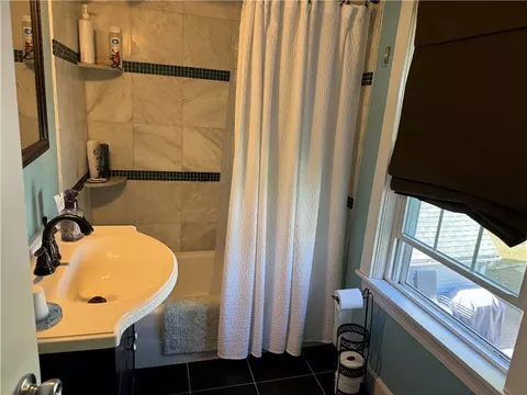 Bath - 244 Harmony Ct, Warwick, RI 02889 photo 2 of 2