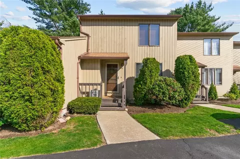 69 Kristee Cir, West Warwick, RI 02893