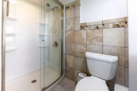 Bath - 838 Centerville Rd, Warwick, RI 02886 photo 5 of 6