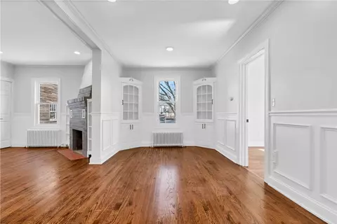 Living - 33 Grove Ave #2, Westerly, RI 02891 photo 5 of 7
